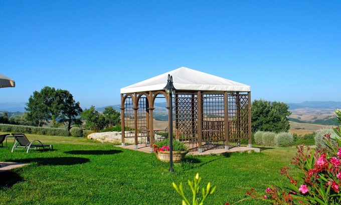 Gambassi Terme Villa | Apartamento en villa con WIFI, piscina, A/C, TV, terraza, vista panorámica, cerca de San Gimignano