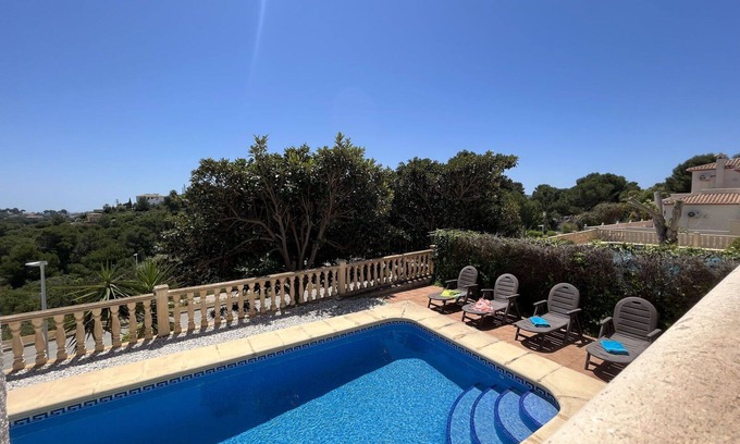 Costa Nova Casa | Acogedor apartamento en villa con WIFI, A/C, piscina privada, TV, terraza y mascotas permitida