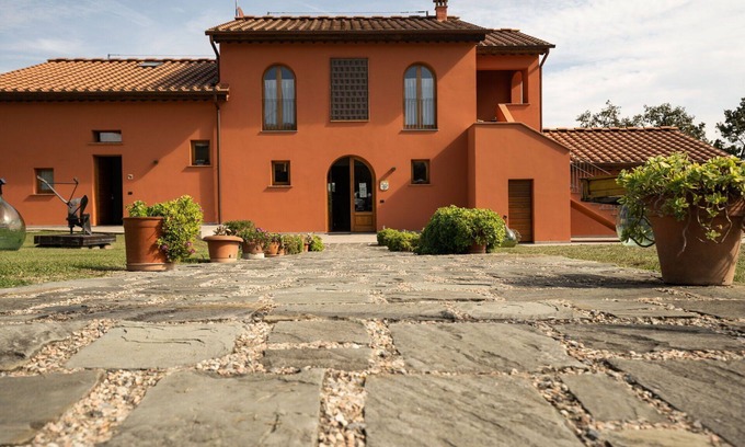 Larciano Casa | Acogedor apartamento en villa con piscina, jacuzzi, A/C, WIFI, TV, vista panorámica, aparcamiento