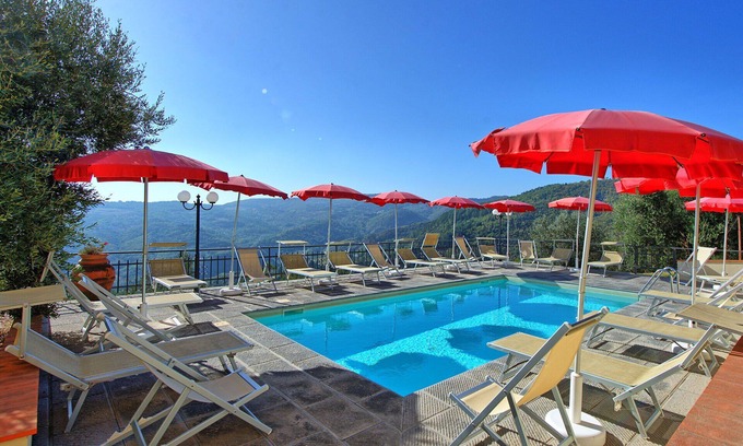 Montebonello Villa | Bonito apartamento en villa con piscina, A/C, WIFI, TV, patio, vista panorámica, aparcamiento