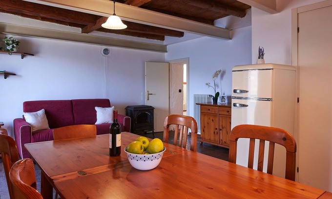 Bellano Casa | Cosy apartment in villa for 6 people with WIFI, TV, patio and parking