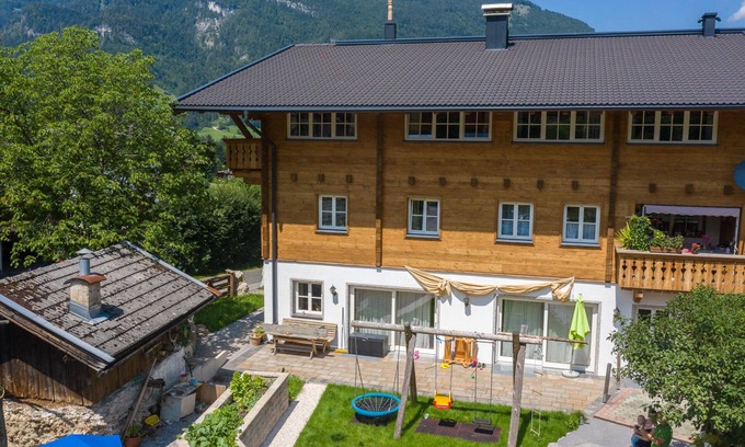Lofer Apartamento | Cosy apartment on farm near ski lift in Lofer