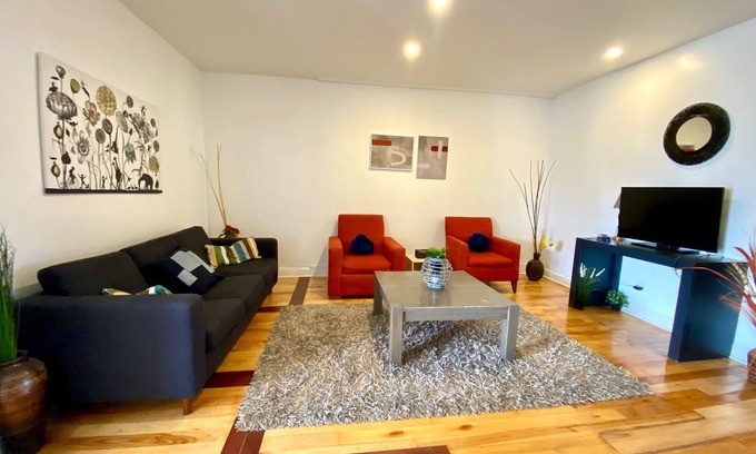 Cote-Saint-Paul Condominio | Cosy Apartment renovated, furnished 10 min to metro station and 15 to downtown