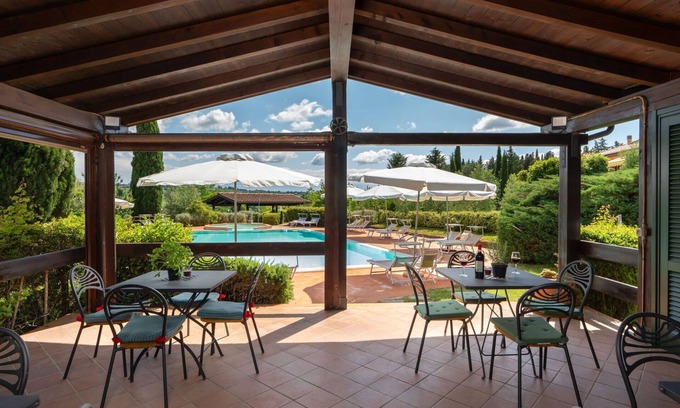 Sughera Apartamento | Apartamento con A/C, piscina, WIFI, TV, terraza, vista panorámica, cerca de San Gimignano