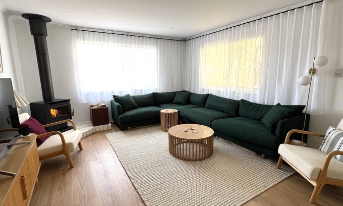 Cape Paterson Casa | Cosy beach house | 500m to beach | Bed linen | WiFi | Family-friendly