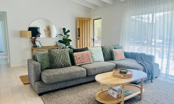 Tootgarook Casa | Cosy Beach House - Near Hot Springs.