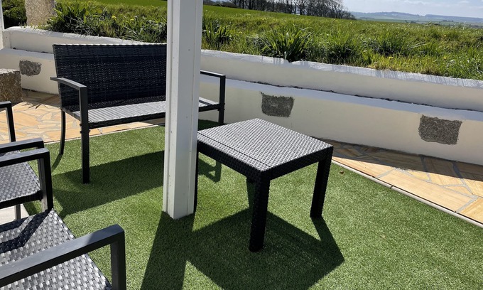 Kingsbridge Cabina | Cosy Cabin with Countryside Views