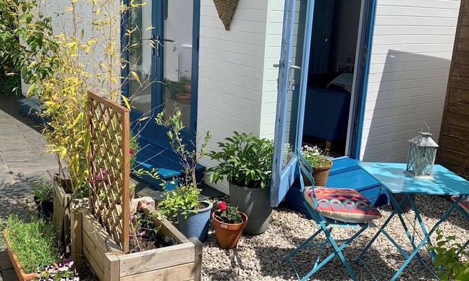 Stoke Gabriel Cabina | Cosy cabin in peaceful village on the water