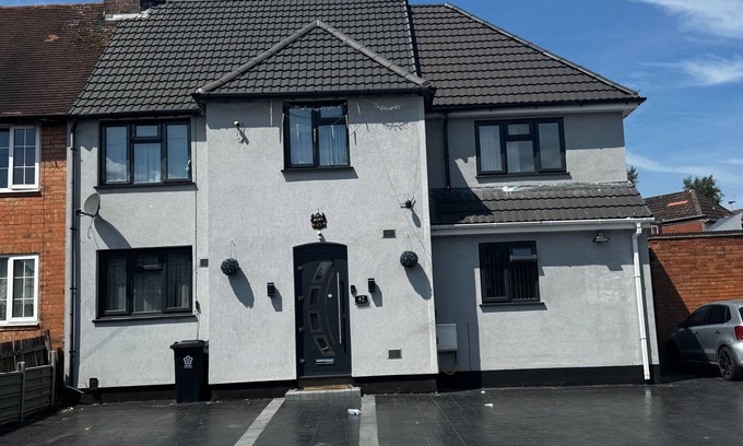 Welford Casa | Stylish Central Home Sleeps 5 Free Parking & Patio