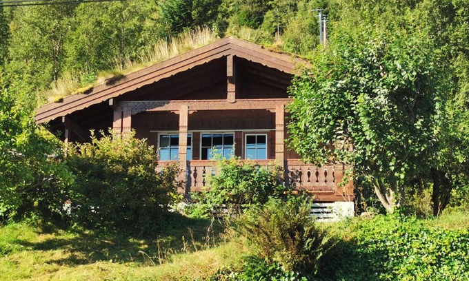 Volda Chalet De Esquí | Cosy chalet, 100m2 with fjordview!