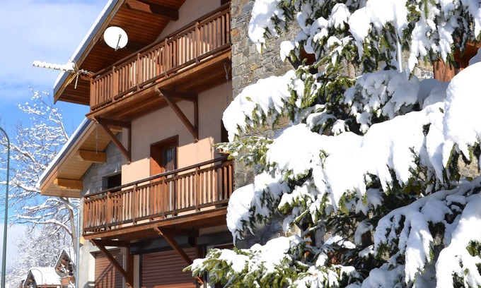 Saint-Martin-de-Belleville Chalet De Esquí | Comodidad Snug y acogedor en el centro del pueblo de San Martín