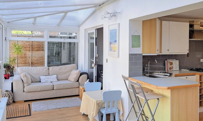 Cheltenham Cabaña | Cosy Cotswolds House