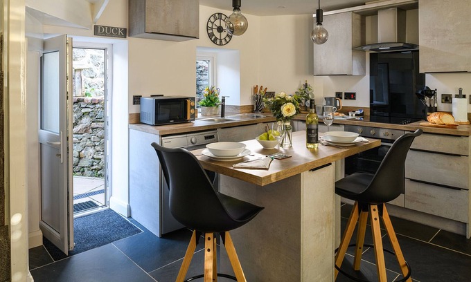 Dolgellau Cabaña | Cosy cottage for two, dog friendly with log burner