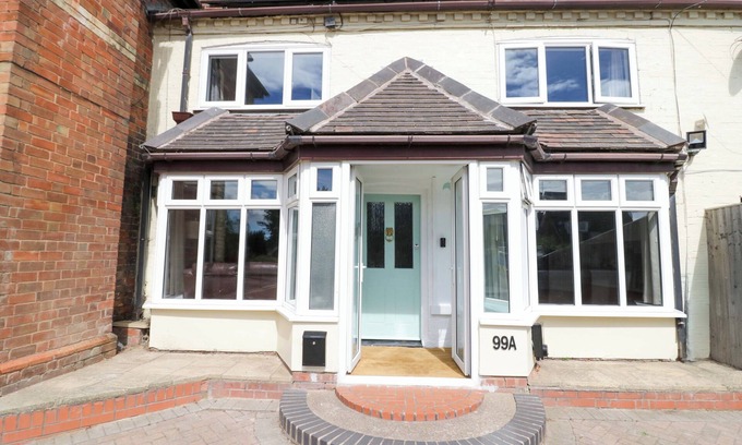Harvington Cabaña | COSY COTTAGE IN HARVINGTON, pet friendly in Harvington