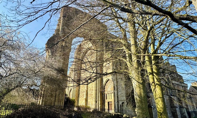 Malmesbury Casa | Cosy Cottage Over Malmesbury Abbey