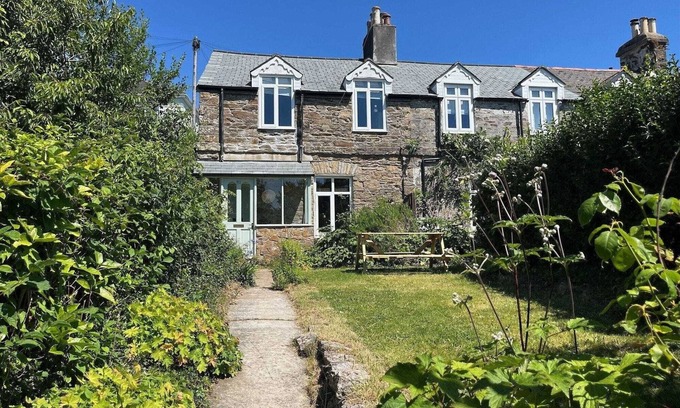 Plymouth Cabaña | Cosy Cottage with Secluded Garden, Plymouth