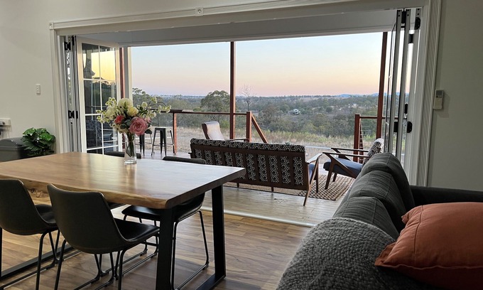Haly Creek Cabaña | Cosy Country Cottage - Bunya Views - Dog Friendly