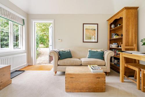 Abbess Roding Casa | Cosy Country Cottage