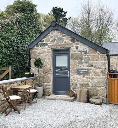 Chysauster Casa | Cosy country getaway, 5 mins from the sea