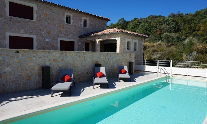 Saint-Ambroix Villa | Acogedora casa de campo con piscina privada