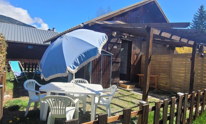 Barcelonnette Chalet De Esquí | Cosy family chalet for 4 people. Pets allowed.