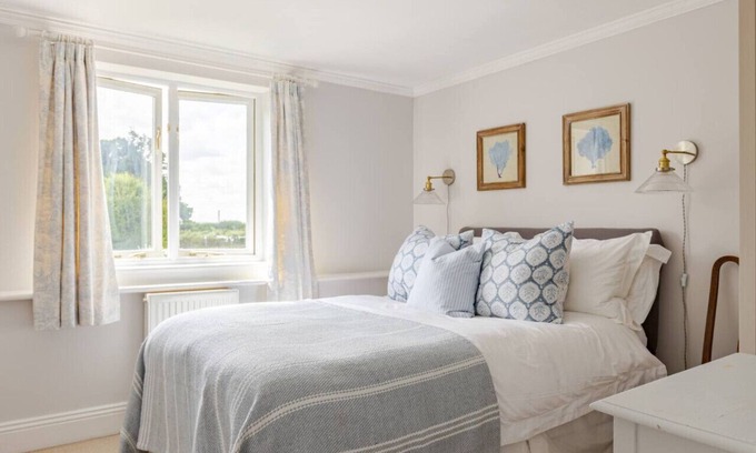 Bottlesford Casa | Cosy Family Cottage in the heart of the Pewsey Vale