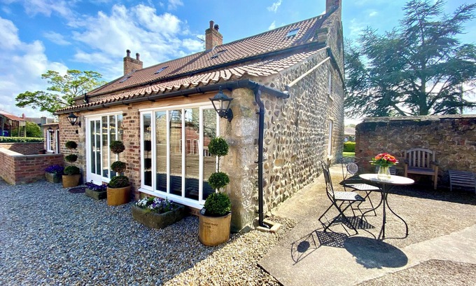 Ripon Cabina | Cosy Farm Lodge in Melmerby Village, Ripon