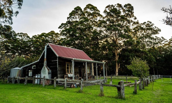 Channybearup Casa | Cosy Farmstay: Green Cabin at Whispering Woods
