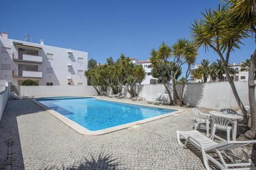 Funchal Apartamento | Cosy Flat in Central Lagos with Pool