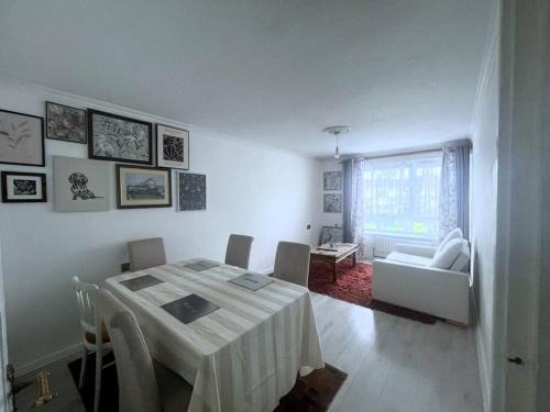 Havering Park Apartamento | Cosy flat in Romford, 30 mins from London City