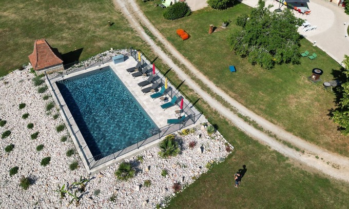 Gramat Chalet De Esquí | Cosy gîte with shared pool - Domaine du Gravier - Gramat