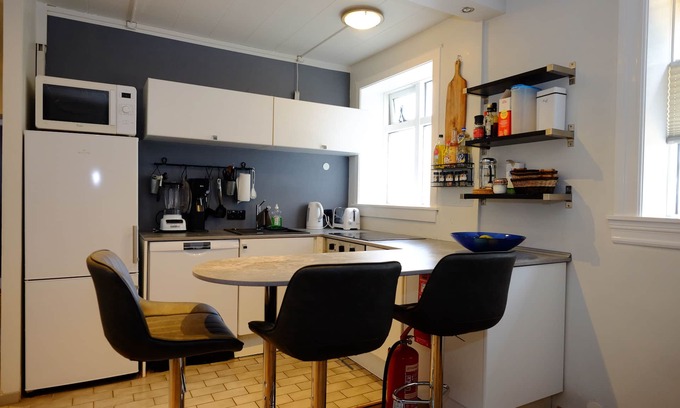 Vesturbær Apartamento | Acogedor apartamento en la zona del puerto con entrada privada. Recientemente renovado. WiFi gratis y parque