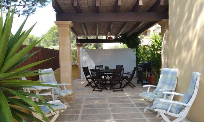 Urbanizacion S'Estanyol Casa | Cosy Holiday Home S'Estanyol with Garden, Terrace, Air Conditioning & Wi-Fi; Parking Available, Pets Allowed