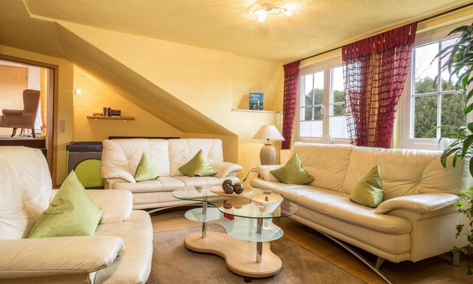 Heiligenberg Apartamento | Cosy Holiday Apartment with Balcony, Wi-Fi, Heating and one Parking Space available