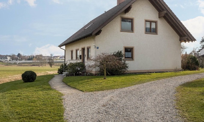 Bodolz Apartamento | Cosy holiday apartment Höscheler Klein with terrace and Wi-Fi; parking available