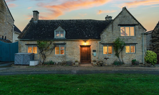 Willersey Cabaña | Cosy holiday cottage in the Cotswolds - Rex Cottage