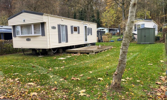 Erezee Casa | Caravana residencial situada en medio de un camping en un paraje muy natural.
