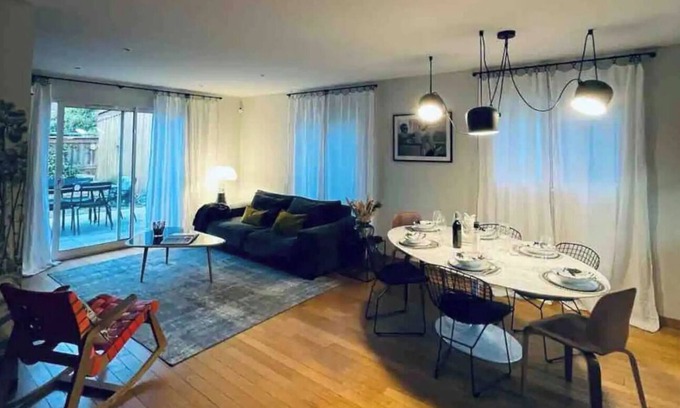 Saint-Medard-en-Jalles Casa | Cosy house with pool