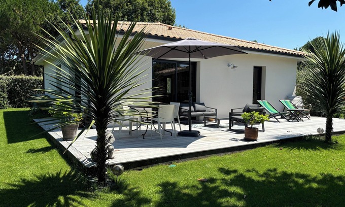 Andernos-les-Bains Casa | Cosy house 5 minutes from the Bétey beach, shops and cycle paths.
