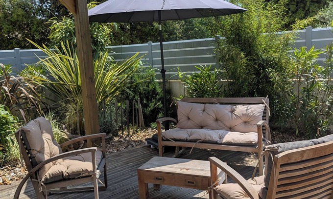 Jard-sur-Mer Casa | Cosy house close to the beach and town, all on foot, Wifi. "La Pergola Océane