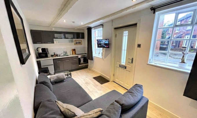 Leek Casa | Cosy House Near The Peak District