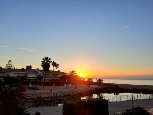 Creixell Apartamento | Cosy house with garden infront of the sea