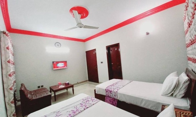 Gulshan-E-Jamal Hotel | Cosy Inn Guest House : Deluxe Twin Room
