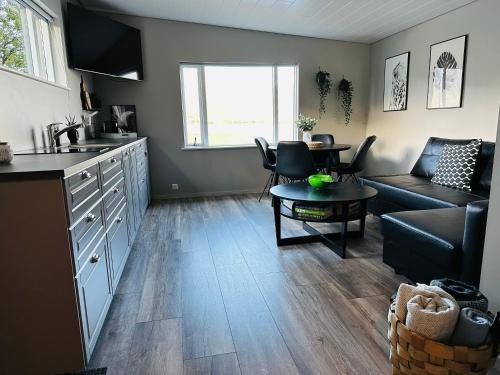 Kjosarhreppur Casa | Cosy lakeview cabin 45 minutes from Reykjavik