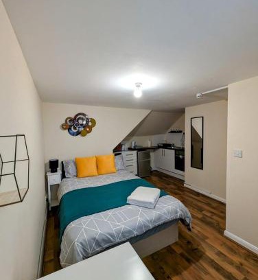 London Borough of Hounslow Apartamento | Cosy Loft Studio in Town Centre
