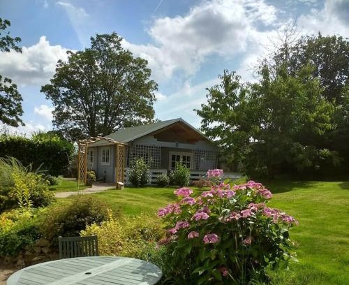 Llanfoist Chalet De Esquí | Cosy Log Cabin in Llanfoist village