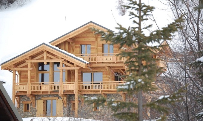 Mont-de-Lans Chalet De Esquí | Cosy luxury chalet apartment, direct access to slopes, panoramic view