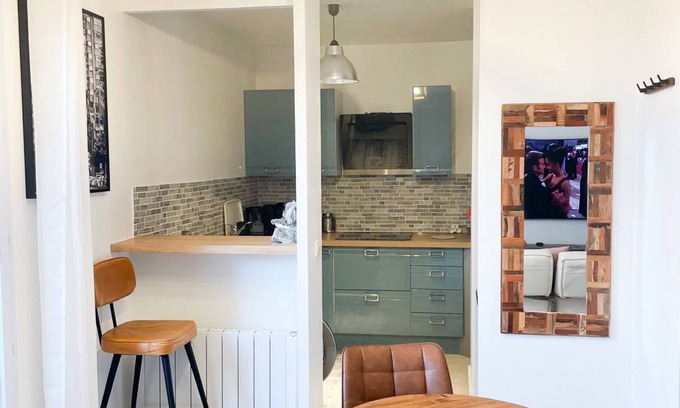 Conflans-Sainte-Honorine Apartamento | Cosy modern apartment - 4 min walk from station