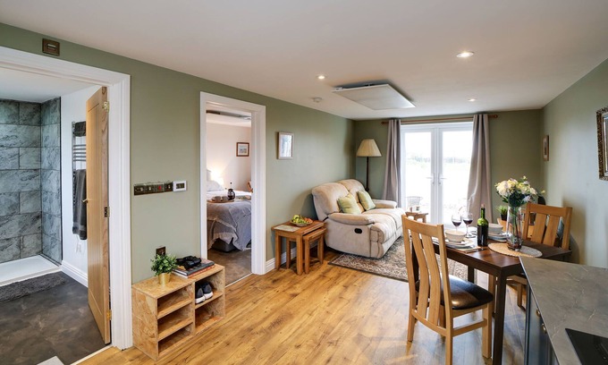 Penryn Casa | Cosy modern barn conversion for couples in nature. For Falmouth & beaches