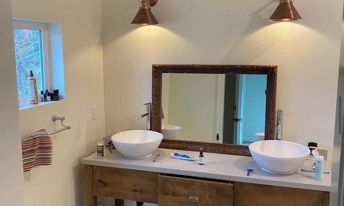 Little Rock Canyon Casa | Cosy Modern English Farmhouse Spacious 6-Bedroom Home in Charming Provo
